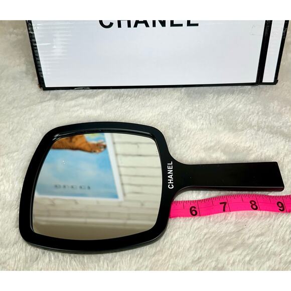 Chanel Handheld Beauty line Mirror - Picture 3 of 4